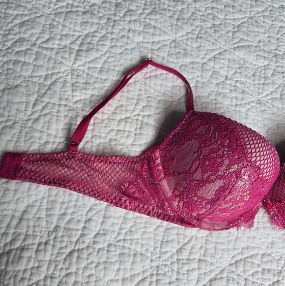Victoria's Secret Very Sexy Pink Push-up Bra 32B - Picture 4 of 12